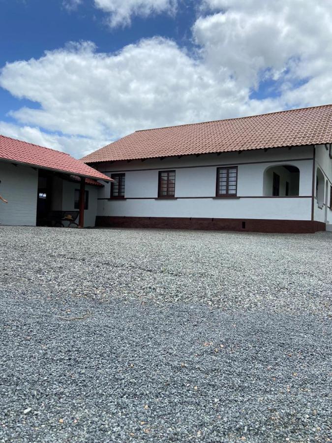 Villa Casa Colonial Em Rio Dos Cedros Exterior foto